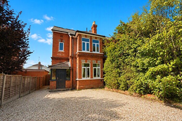 4 Bedroom Semi-Detached House For Sale In Vale Road, Ash Vale, Surrey, GU12
