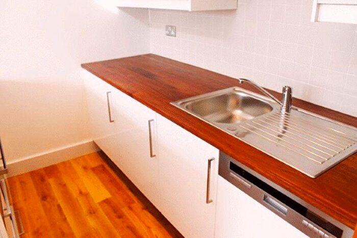 1 Bedroom Flat To Rent In Saxon House, Thrawl Street, London, E1