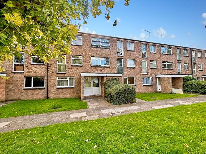 1 Bedroom Flat For Sale In Friars Wood, Pixton Way, Croydon, Surrey, CR0