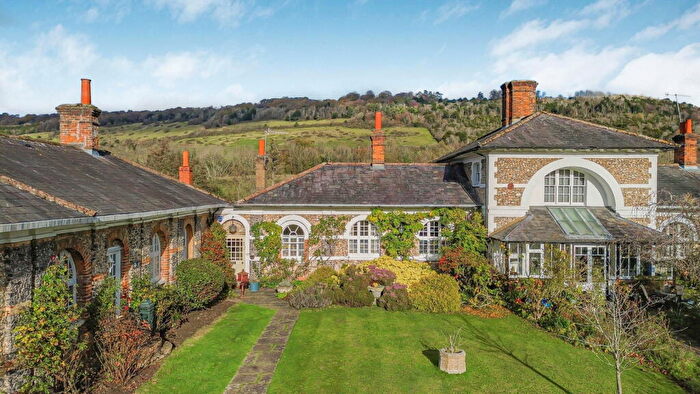 3 Bedroom Character Property For Sale In Castle Gardens, Dorking, RH4