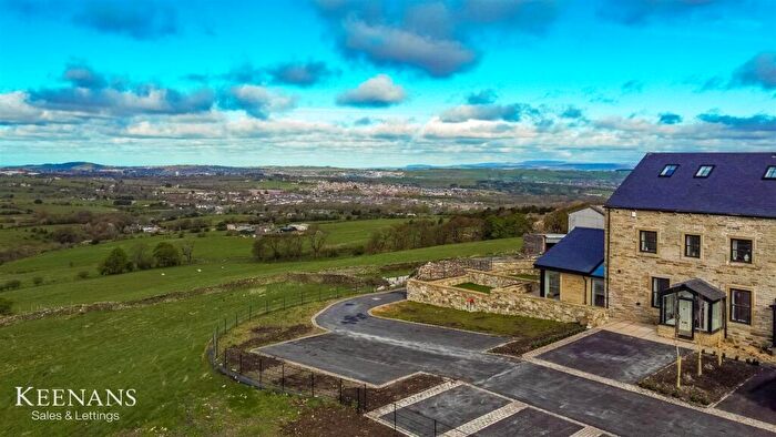 4 Bedroom Town House To Rent In Cross Edge, Oswaldtwistle, BB5