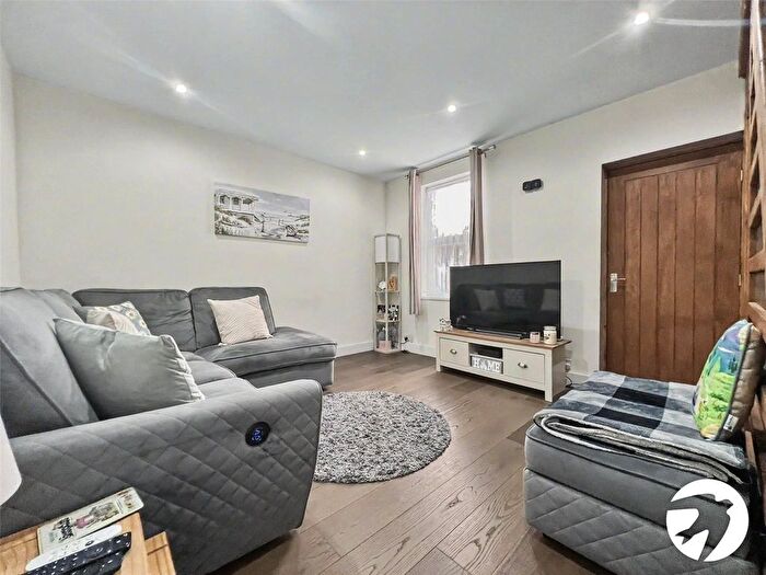 2 Bedroom Semi-detached House For Sale In Holcombe Road, Chatham, Kent, ME4