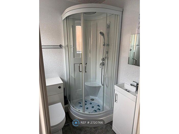 5 Bedroom Terraced House To Rent In Steven Close, Chatham, ME4