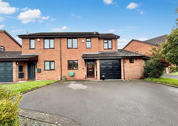 3 Bedroom Semi-Detached House For Sale In Shelley Drive, Four Oaks, Sutton Coldfield, B74