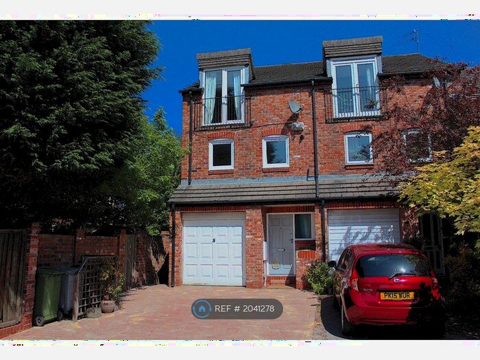 3 Bedroom Terraced House To Rent In Balmoral Way, Wilmslow, SK9