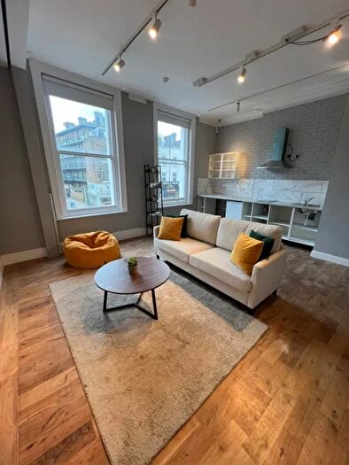 1 Bedroom Flat To Rent In Upper Street, London, N1