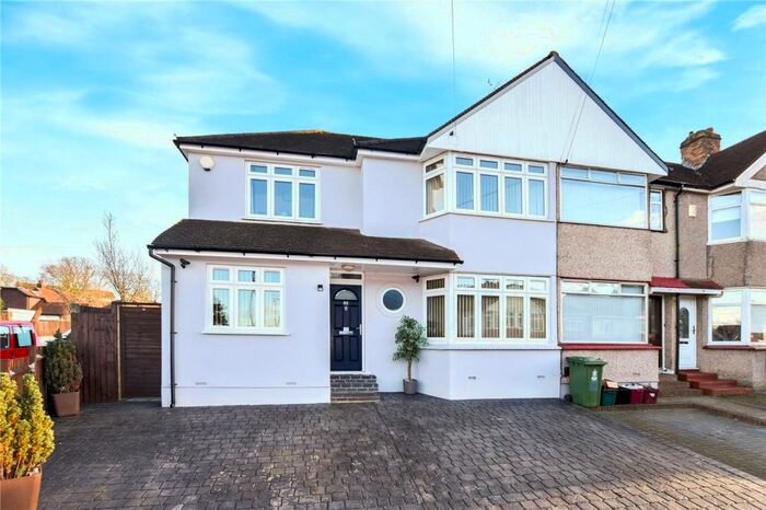 4 Bedroom End Of Terrace House To Rent In Murchison Avenue, Bexley, Kent, DA5