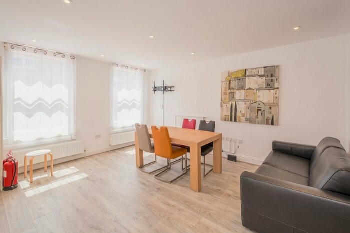 1 Bedroom Flat To Rent In Monmouth Street, Bath, BA1