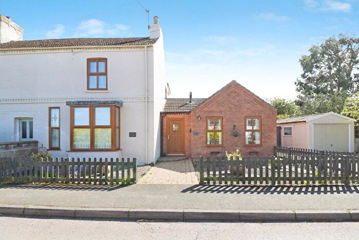 2 Bedroom Cottage For Sale In High Thorpe, Southrey, Lincoln, LN3