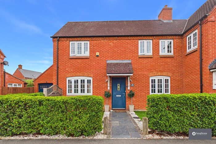 3 Bedroom Semi-Detached House For Sale In Cygnus Way, Brackley, NN13