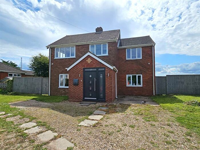 4 Bedroom Detached House For Sale In Thoresby Road, North Cotes, DN36