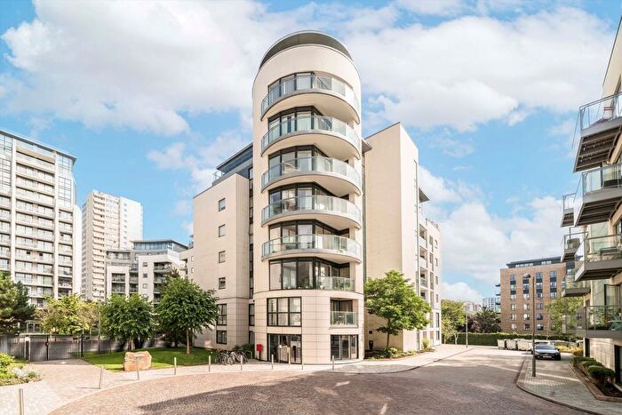 1 Bedroom Flat For Sale In Pump House Crescent, Brentford, TW8