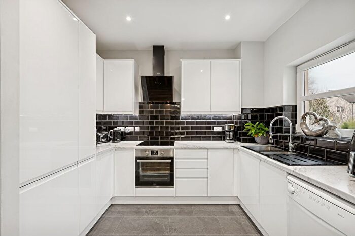 4 Bedroom Semi-detached House For Sale In Academy Place, Bathgate, EH48