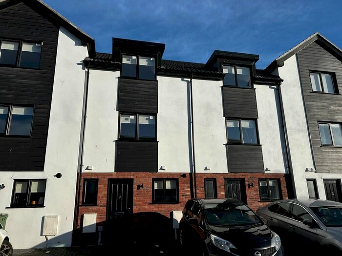 3 Bedroom Terraced House To Rent In Albion Road, Great Yarmouth, NR30