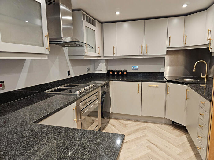 1 Bedroom Apartment To Rent In Millharbour, London, E14