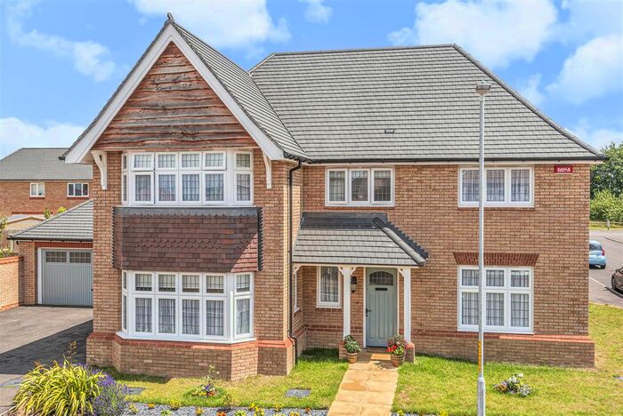 4 Bedroom Detached House For Sale In Endeavour Drive, Marden, Tonbridge, TN12