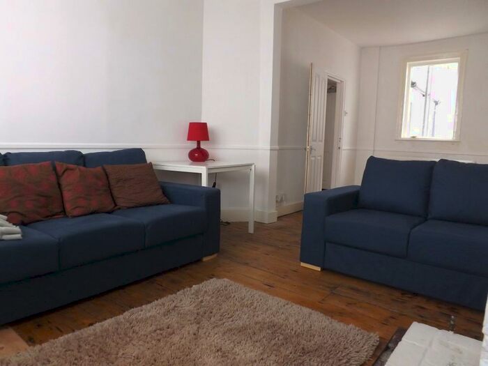 3 Bedroom House To Rent In Over Street, Brighton, BN1