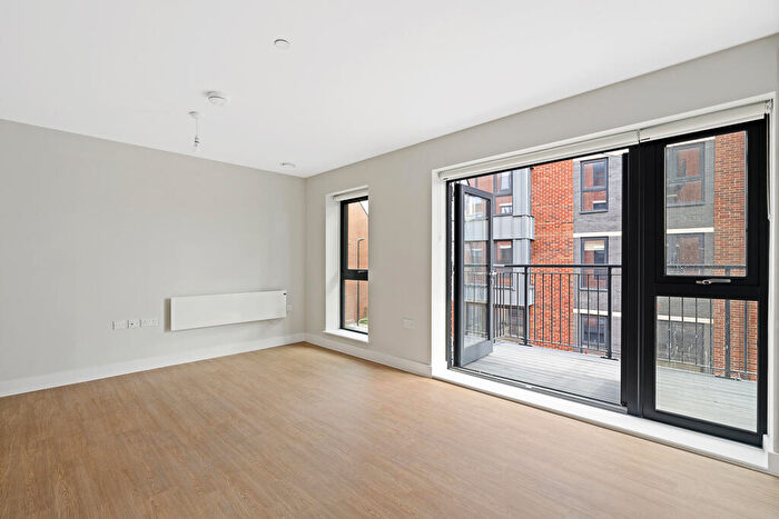 1 Bedroom Apartment To Rent In Weavers Yard, Newbury Newbury, RG14