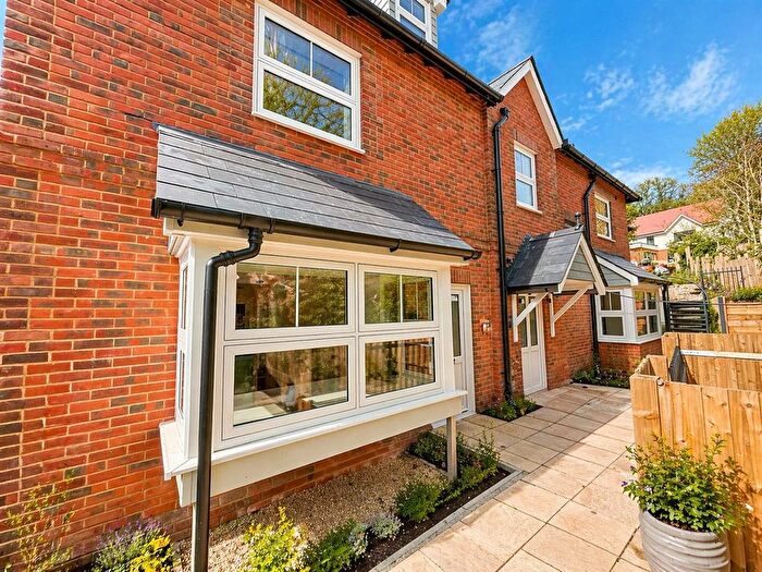 1 Bedroom Flat To Rent In Station Road, Pulborough, RH20