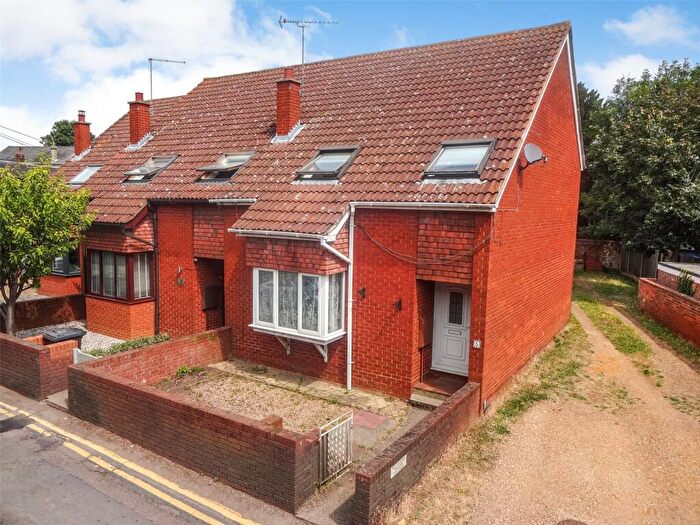 3 Bedroom End Of Terrace House For Sale In Arthur Street, Ampthill, Bedfordshire, MK45