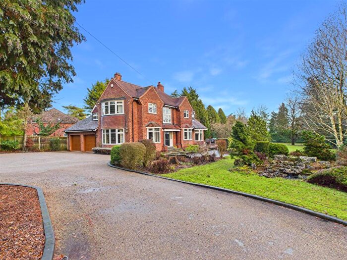 5 Bedroom Detached House For Sale In Kemp Road, Swanland, HU14