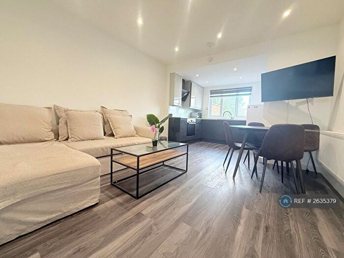 2 Bedroom Flat To Rent In Mount Road, London, NW4