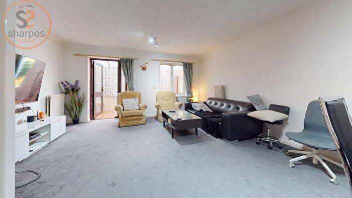 3 Bedroom End Of Terrace House For Sale In St. Georges Road, Mitcham, Surrey, CR4