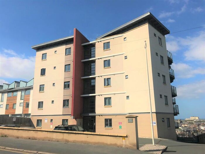 2 Bedroom Flat To Rent In Mount Wise, Newquay, TR7