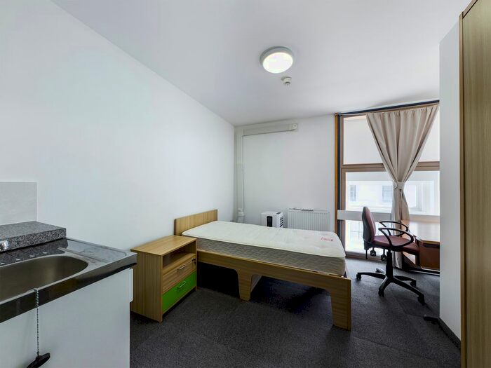 1 Bedroom Property To Rent In The Clock House, Frogmoor, High Wycombe, HP13