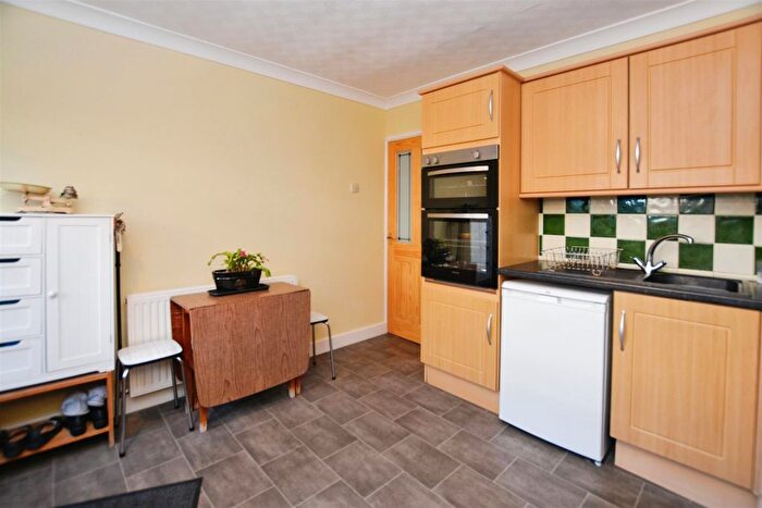3 Bedroom Detached Bungalow For Sale In St. Andrews Avenue, Bottesford, Scunthorpe, DN17