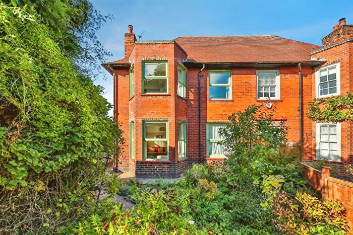 5 Bedroom Semi Detached House For Sale In Wood Lane, Hucknall, Nottingham, NG15
