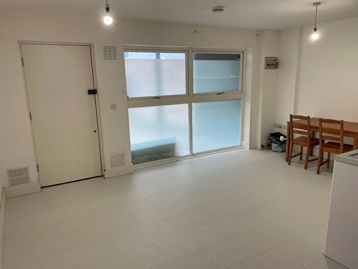 Studio To Rent In Rollins Street, South Bermondsey London, SE15