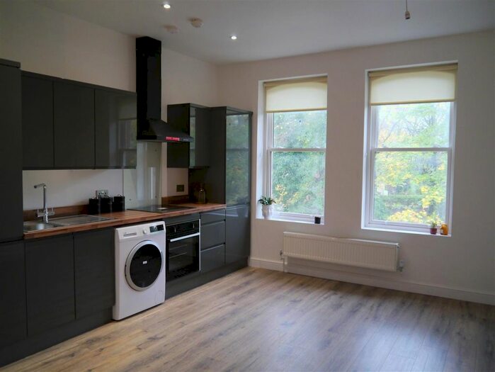 2 Bedroom Flat To Rent In Park Terrace, Liverpool, Merseyside, L22