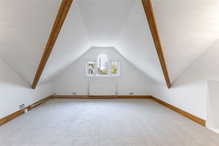 1 Bedroom Flat To Rent In Effingham Road, Long Ditton, Surbiton, Surrey, KT6