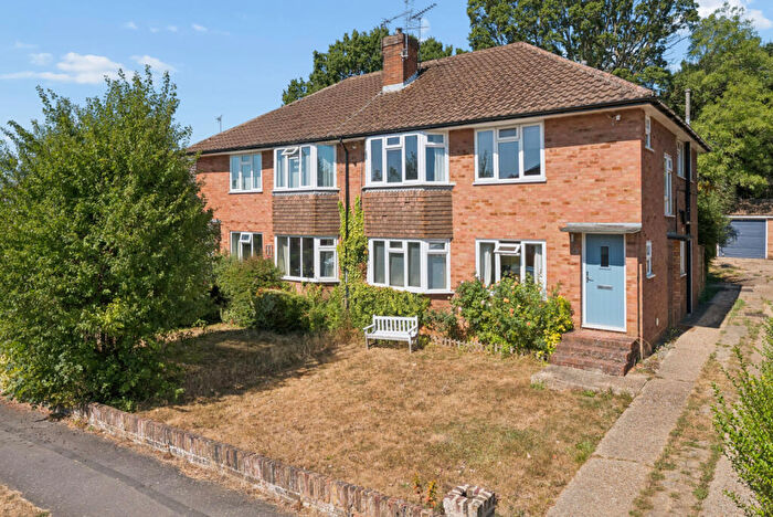 2 Bedroom Apartment For Sale In Pennylets Green, Stoke Poges, Buckinghamshire, SL2