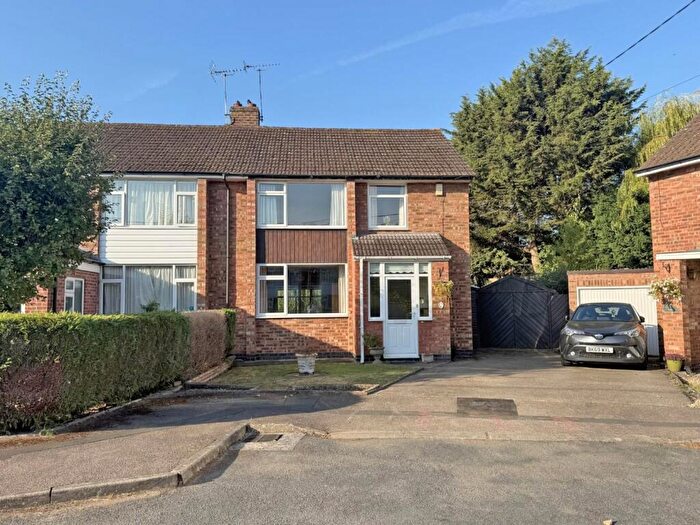 3 Bedroom Semi-Detached House For Sale In Marsh Close, Crick, Northampton, NN6