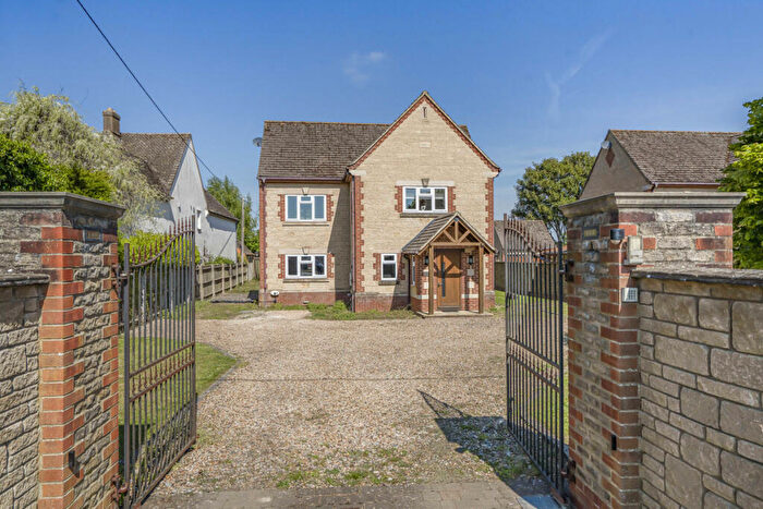 6 Bedroom Detached House For Sale In Eynsham Road, Cassington, OX29