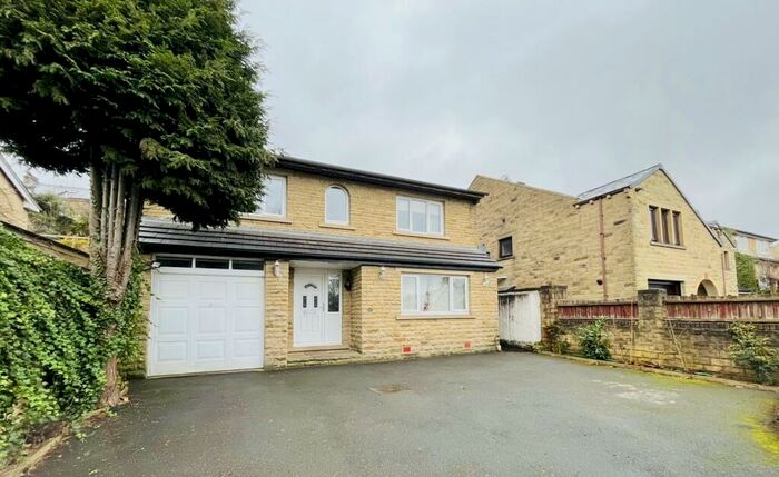 4 Bedroom House To Rent In Rothwell Road, Halifax, HX1
