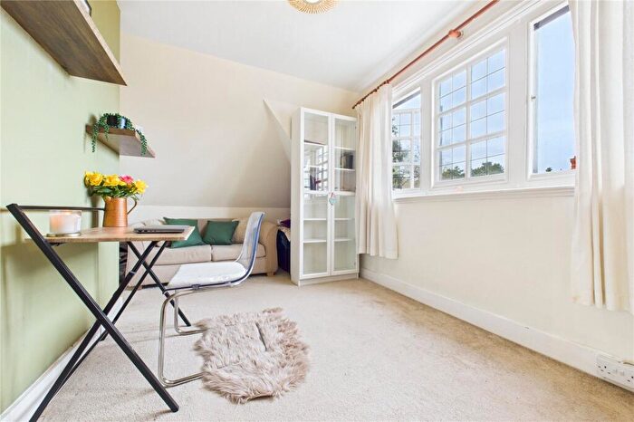 2 Bedroom Apartment For Sale In Maidenhatch, Pangbourne, Reading, Berkshire, RG8