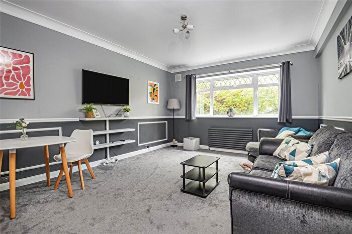 2 Bedroom Flat For Sale In Merton Mansions, Raynes Park, SW20
