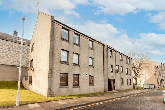 2 Bedroom Flat To Rent In Canal Place, Aberdeen, AB24