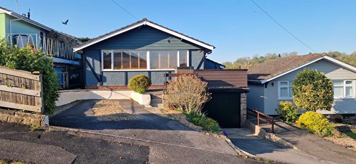 2 Bedroom Detached Bungalow For Sale In Francis Road, Horndean, Waterlooville, PO8