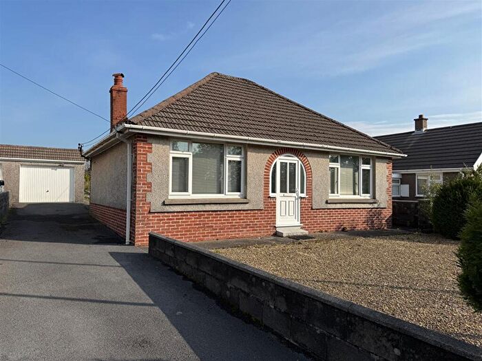 2 Bedroom Detached Bungalow For Sale In Heol Lotwen, Capel Hendre, Ammanford, SA18
