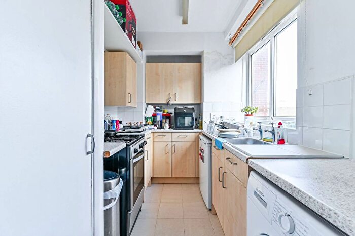 1 Bedroom Flat For Sale In Castle Road, Camden Town, London, NW1