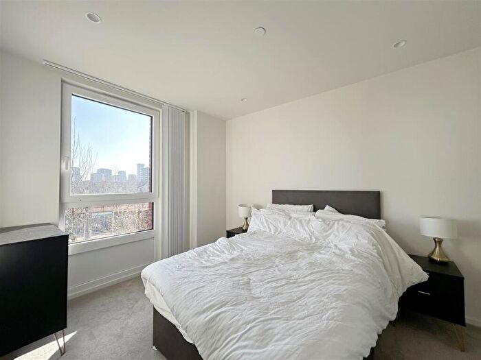 2 Bedroom Apartment To Rent In Iris House, Poplar Riverside, E14