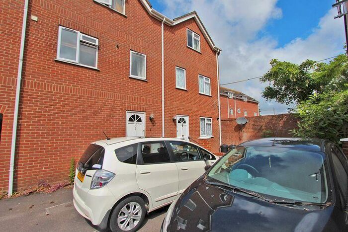 4 Bedroom Town House To Rent In Station Road, New Milton, BH25