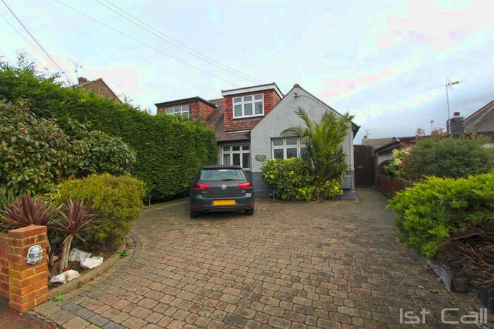 3 Bedroom Property To Rent In Dandies Drive, Southend On Sea, Essex SS9