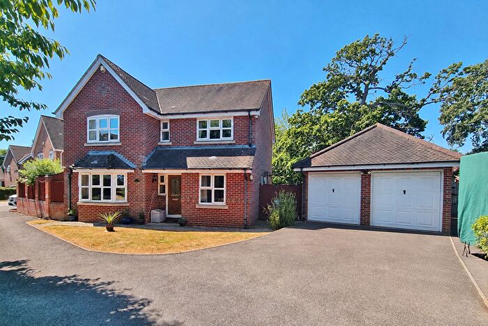 4 Bedroom Detached House For Sale In Nursery Road, Bedhampton, PO9