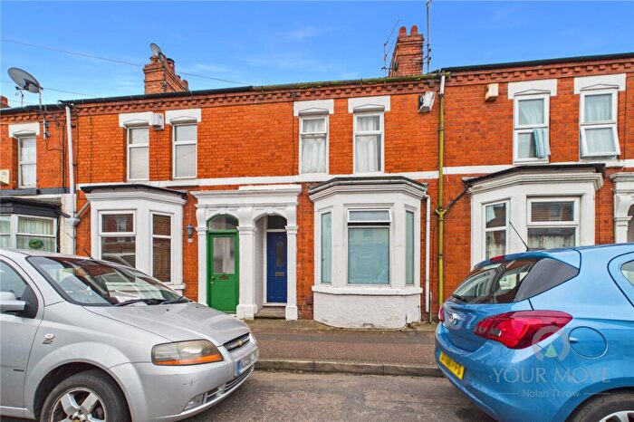 3 Bedroom Terraced House For Sale In Symington Street, St James, Northampton, Northamptonshire, NN5
