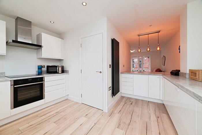 2 Bedroom End Of Terrace House For Sale In Finkle Court, Hull, HU1